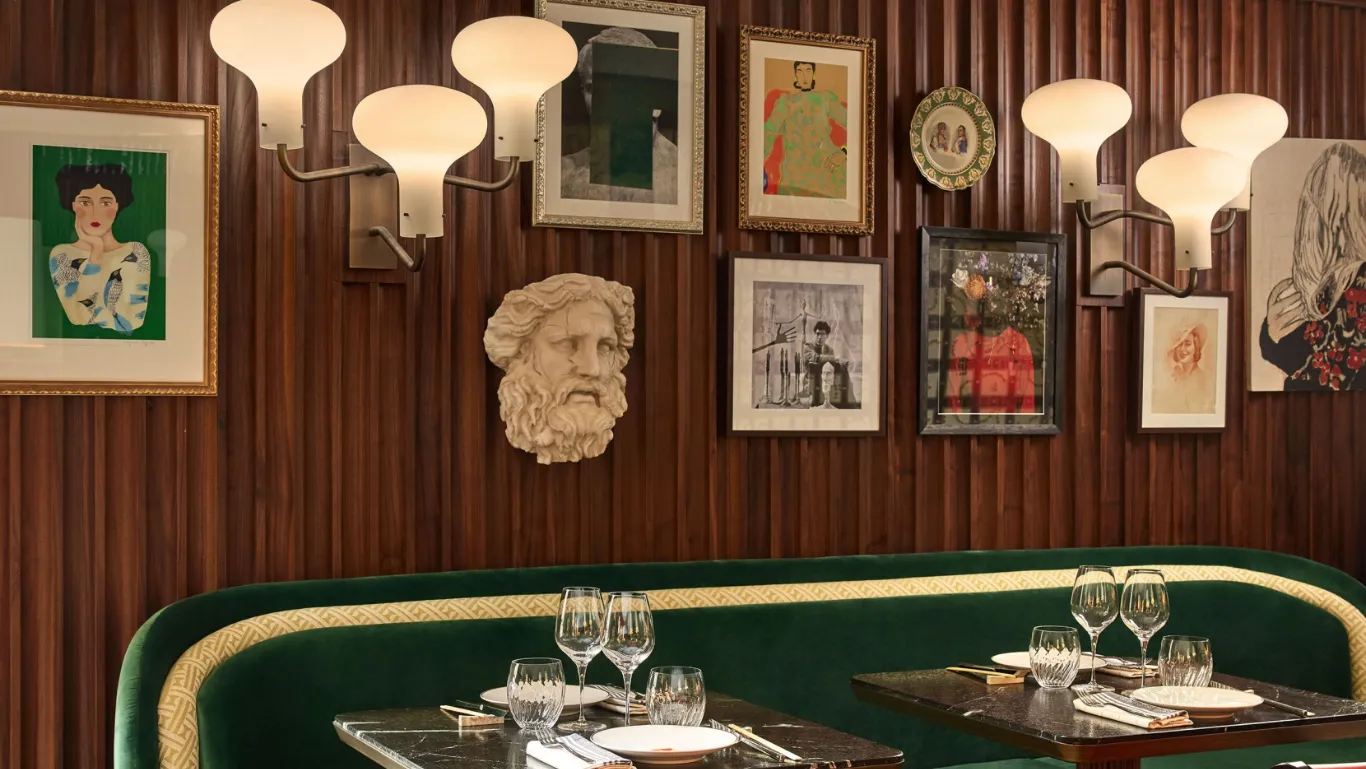 Top 10 Tips: How to Show Art in a Café and Restaurant in Milan